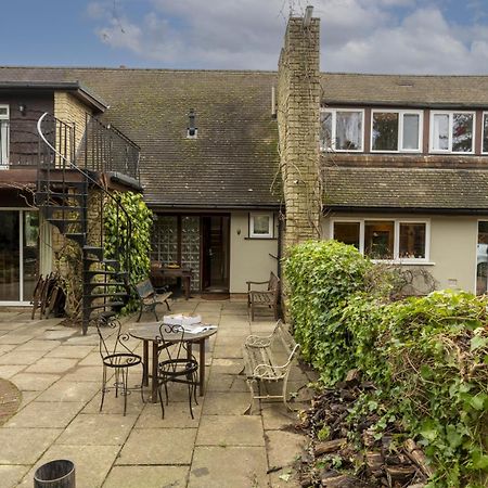 Sandford Meadow Guest House Kennington  ภายนอก รูปภาพ
