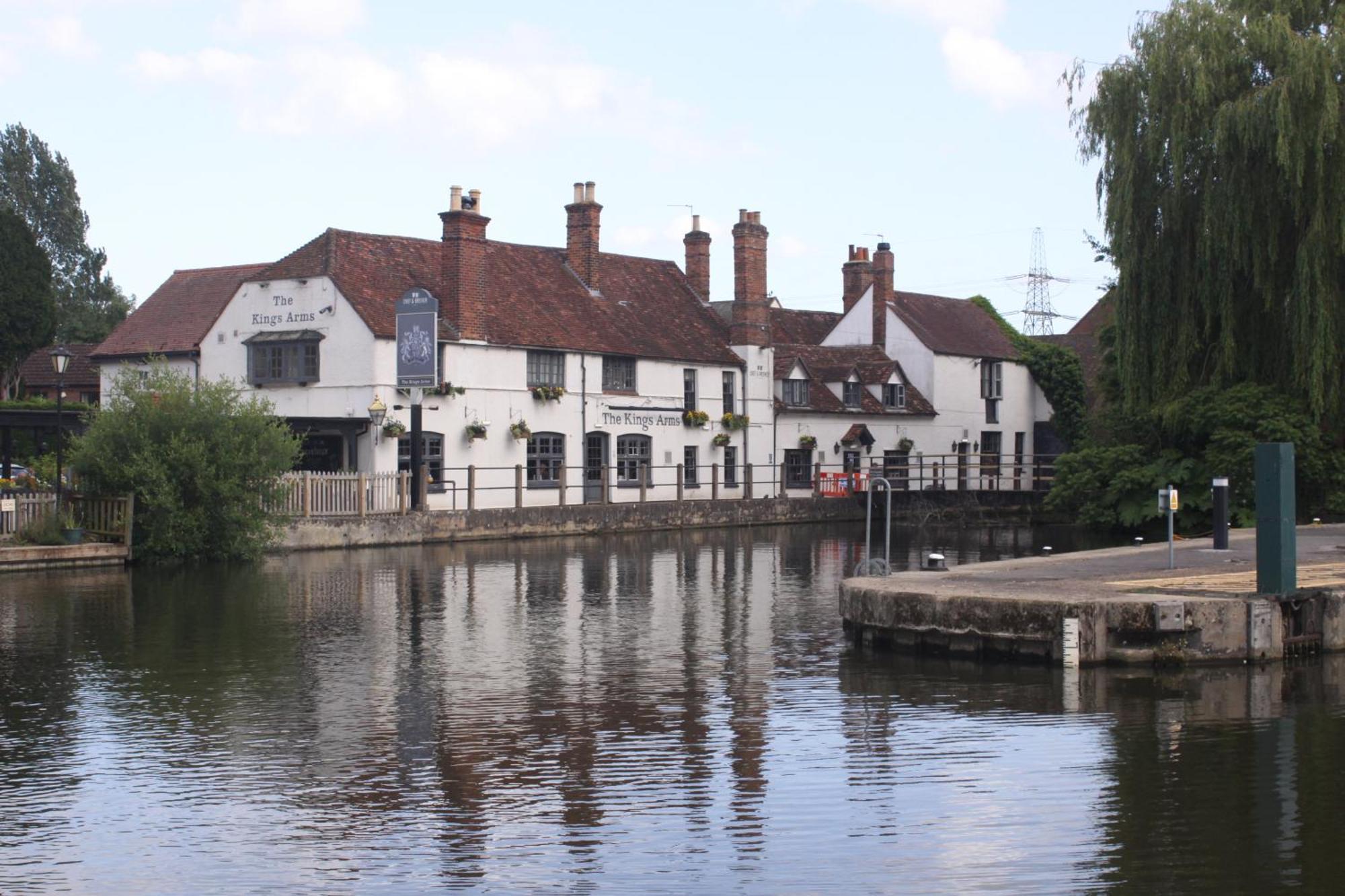 Sandford Meadow Guest House Kennington  ภายนอก รูปภาพ